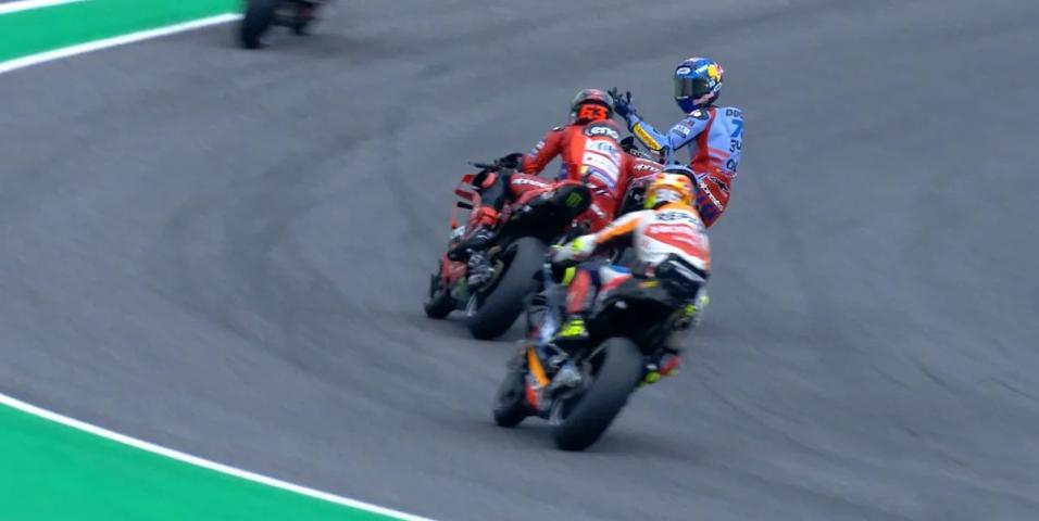 MotoGP Mugello: Ποινή τριών θέσεων στην εκκίνηση ο Bagnaia για περιστατικό με Alex Marquez