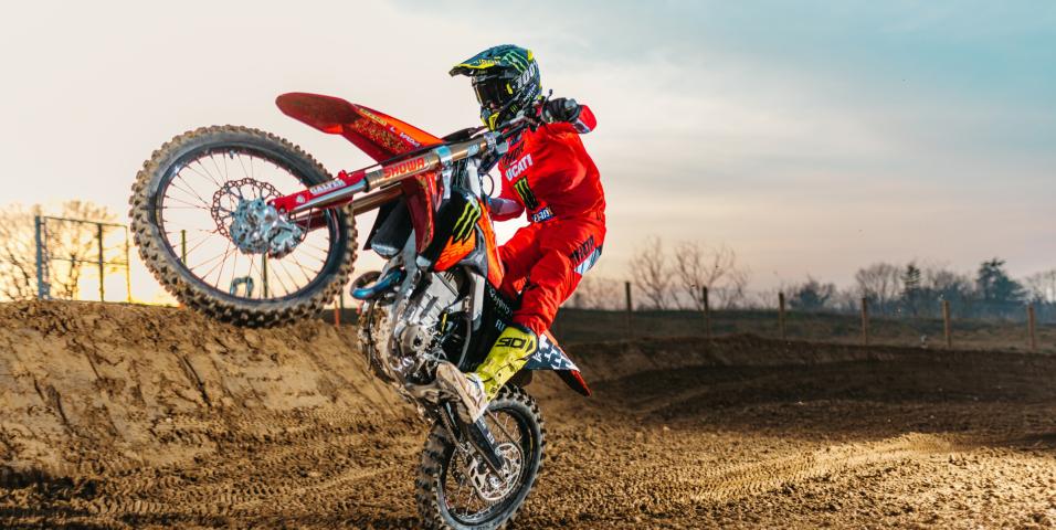 motomag Επιστρέφει στην ενεργό δράση ο Cairoli με το Ducati Desmo450 MX