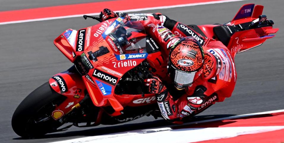 MotoGP Ινδονησία Sprint: Χάρισμα Martin σε Bagnaia – Κράτησε λίγο η κίτρινη θάλασσα σημαιών