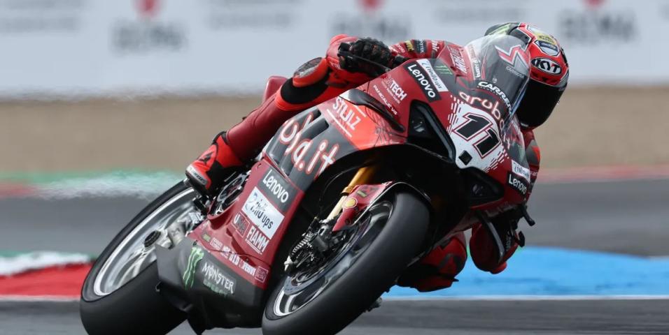 MOTUL WSBK Magny Cours Race 2: Τέλεια Κυριακή για Bulega – Μειώνει βαθμολογικά