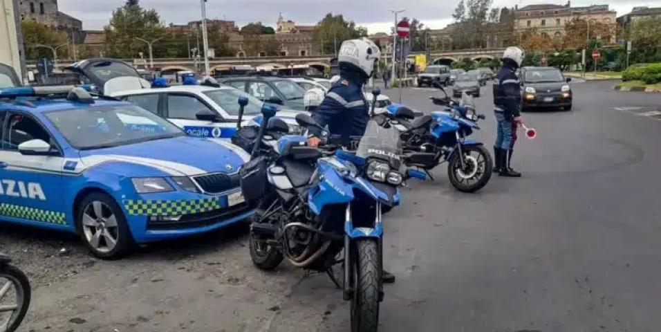 Ιταλία: Σοκ για πρόστιμο €7.000 + κατάσχεση σε οικογένεια αναβατών για κράνος