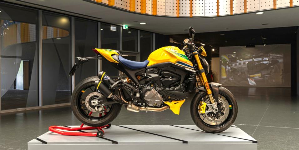 Ayrton Senna Forever - Torino - Ducati Monster Senna