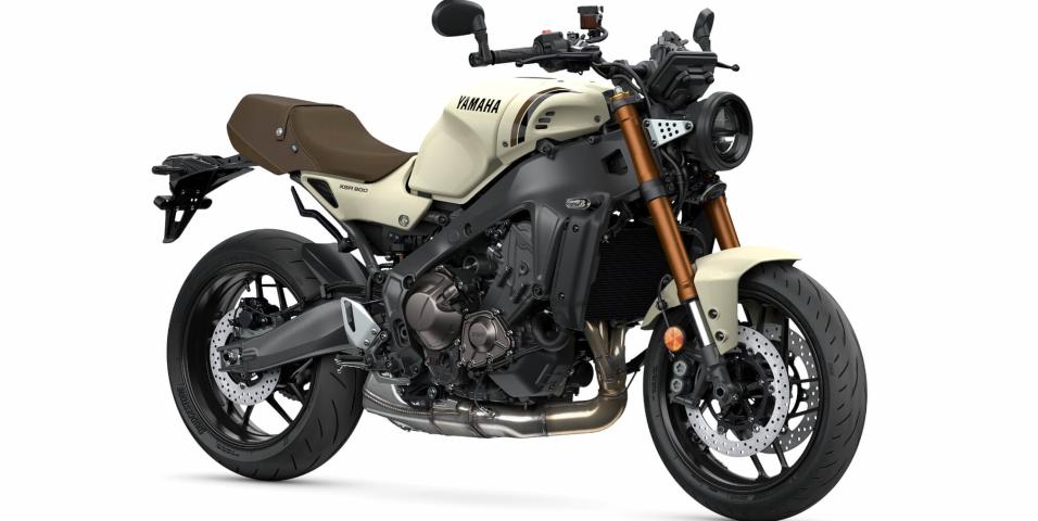 Yamaha XSR900 Ceramic Ivory