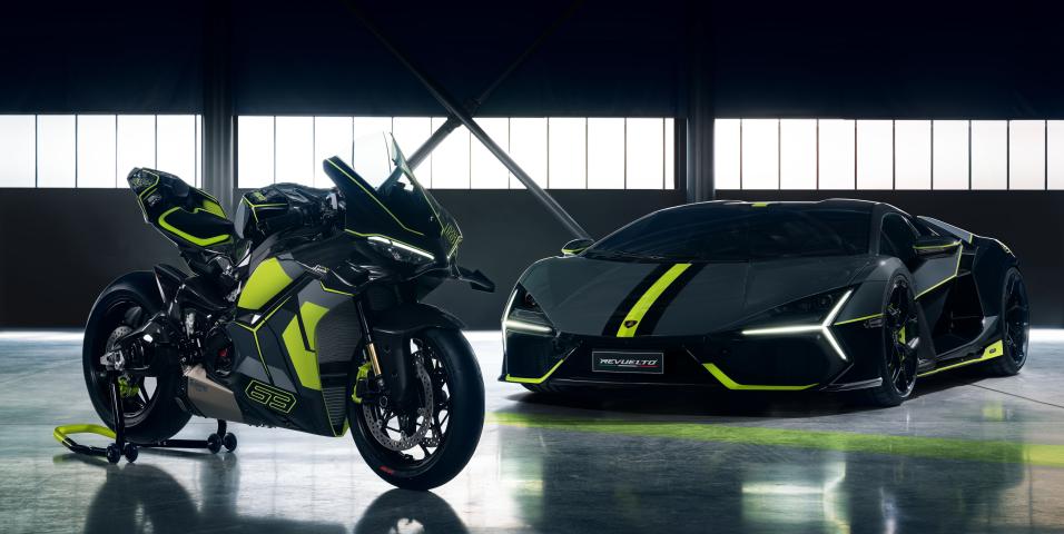 Ducati Panigale V4 Lamborghini: Γιατί υπάρχουν πολλές Panigale παρκαρισμένες σε σαλόνια και χρειαζόταν μία να ξεχωρίσει και εκεί
