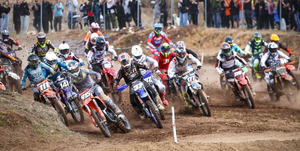 Πανελλήνιο πρωτάθλημα Motocross Τρίκαλα: Απίστευτο θέαμα στο 2ο αγώνα – Στην κορυφή ο Κανάκης!