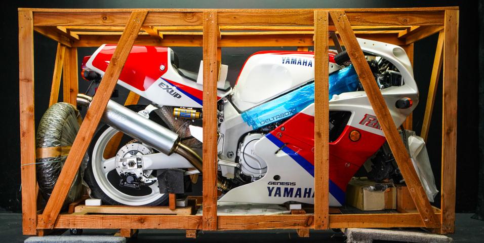 FZR750R ΟW-01 