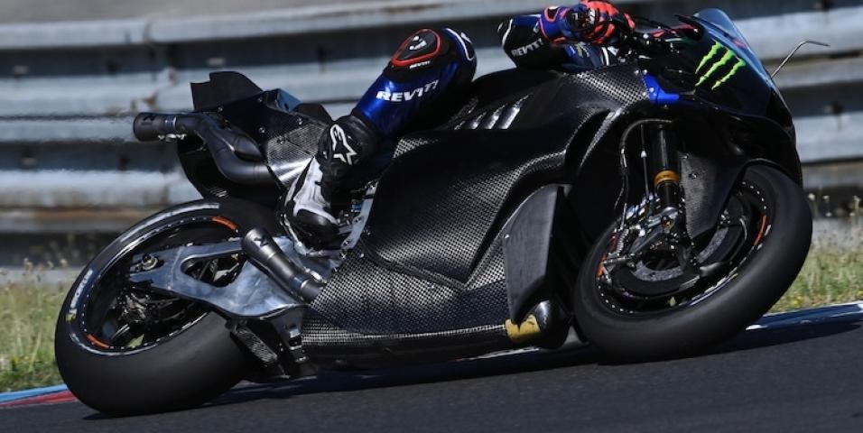 Οι πρώτες φωτογραφίες της V4 εποχής της Yamaha!