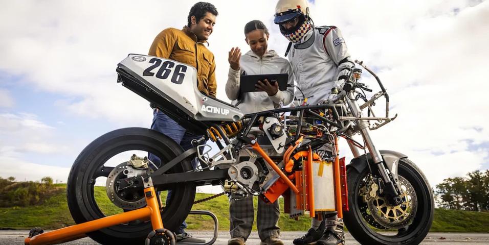 MIT FCV Ducati 900SS Project