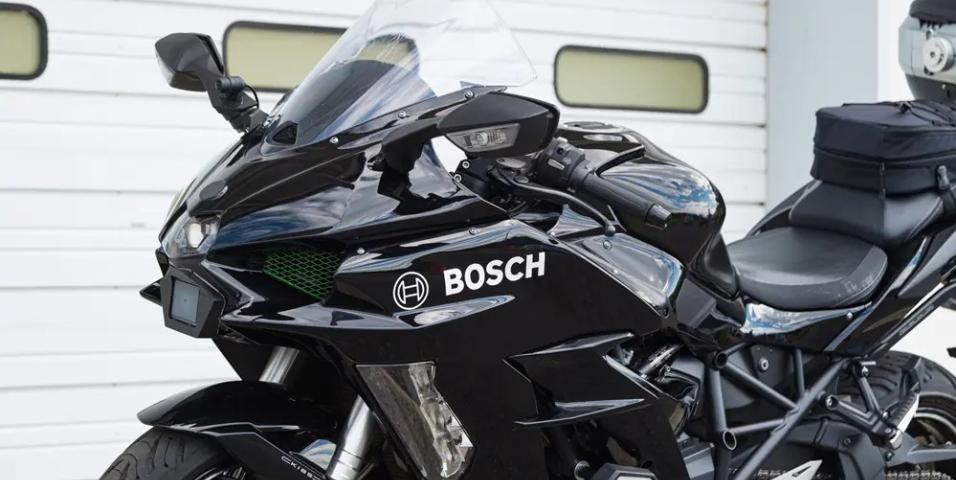 Η BOSCH οραματίζεται επικοινωνία μοτοσυκλετών για μείωση τροχαίων