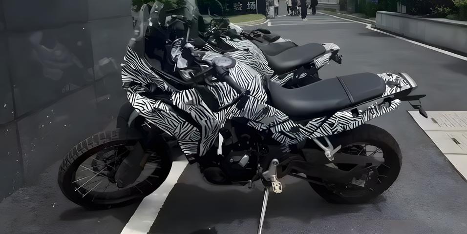 cfmoto-550-mt