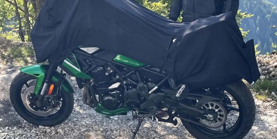 kawasaki-versys-900