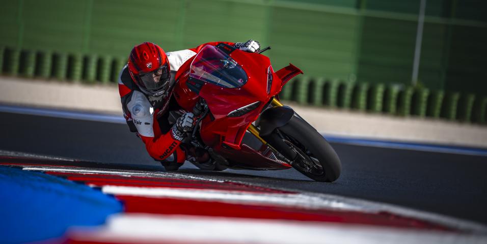 Panigale V4