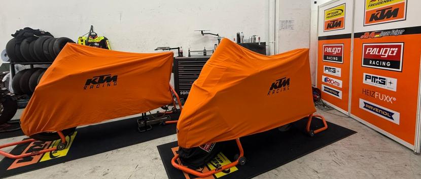 990 RC R Freudenberg Racing Team