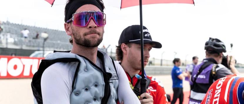 Vickers to replace Dixon