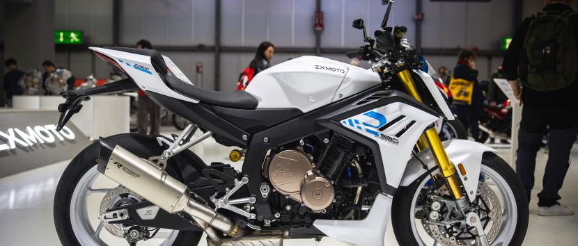 zxmoto 820r
