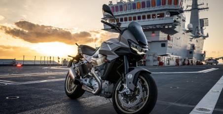 motomag Moto Guzzi V100 Mandello Aviazione Navale: Ανάκληση για ελαττωματικό πίσω αμορτισέρ