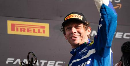 motomag O Valentino Rossi στο rookie test του Μπαχρέιν με το πρωτότυπο LMP2 Oreca 07