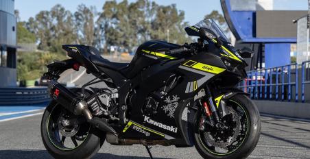 motomag Kawasaki ZX-10RR Winter Test Edition 2024 – Σε 25 αριθμημένα κομμάτια παγκοσμίως με άρωμα WSBK