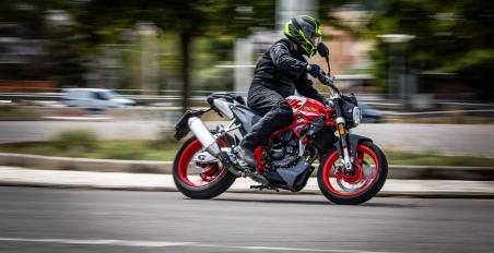 motomag Πρώτη δοκιμή με το SWM Varez 125 