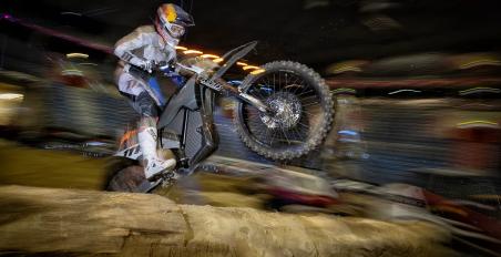 Στο ισπανικό πρωτάθλημα Hard Enduro το ντεμπούτο του Blazusiak με την ηλεκτρική Varg 