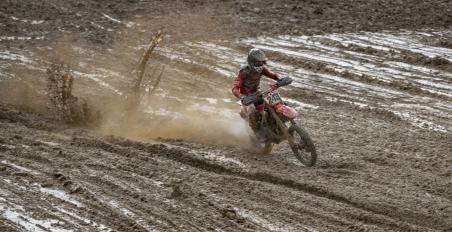MXGP, 7ος γύρος, Γαλλία – Ο Gajser με Honda κερδίζει σε μία πίστα που θύμιζε βούρκο από λάσπη
