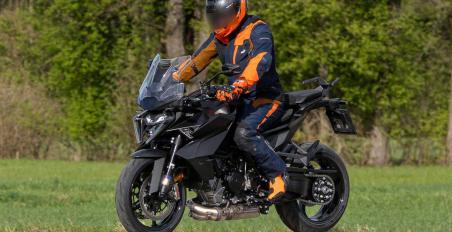 KTM 1390 Super Duke GT 2025 τεχνικά χαρακτηριστικά