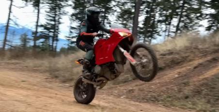 Κατεστραμμένο Ducati Panigale επανέρχεται στη ζωή ως adventure 2024