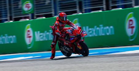 MotoGP Αργεντινή: Ρεκόρ πίστας Marc Marquez, πτώση Bagnaia και Di Giannantonio-Bezzecchi σε φόρμα! 