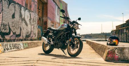 Η νέα Yamaha XSR 125 Legacy Edition ταξιδεύει πίσω στα ένδοξα χρόνια της XT 500