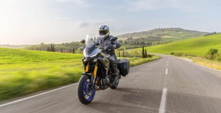 Νέο Yamaha Tracer 7 / GT 2025: Παρουσιάστηκε ανανεωμένο με την προσθήκη ηλεκτρονικού γκαζιού
