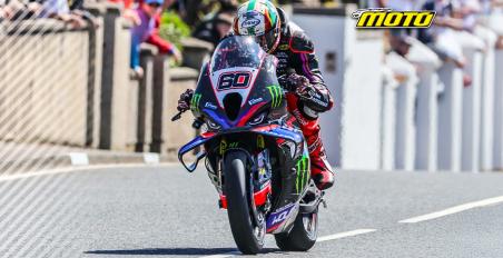 Εκνευρισμός στον North West 200: Ο Peter Hickman καταγγέλλει ευνοϊκή μεταχείριση Michael Dunlop Απειλεί πως δεν θα ξανά τρέξει μετά την ακύρωση ποινής του Michael Dunlop  Ένα περιστατικό στο δεύτερο αγώνα των Superbikes επισκίασε μια από τις καλύτερες αποδόσεις του Michael Dunlop στο North West 200. Ο Dunlop πέρασε το εσάκι του Mather στον πρώτο γύρο του αγώνα Superbike αλλά δεν σταμάτησε όπως ορίζει ο κανονισμός. Ο Hickman συνέχισε επίσης κατευθείαν στο εσάκι, αλλά σταμάτησε στο κουτί του στοπ, όπως όφειλε