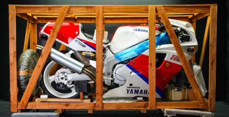 FZR750R ΟW-01 