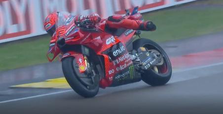 MotoGP Γερμανίας: Pole Position Marc Marquez σε δύσκολες συνθήκες
