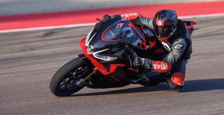 Aprilia προηγμένα ηλεκτρονικά βοηθήματα APRC 2025