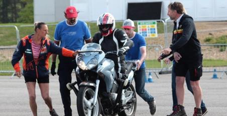Teen rides again after losing a leg