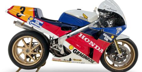 Auction Joey Dynlop RC30 and RC45