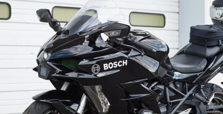 Η BOSCH οραματίζεται επικοινωνία μοτοσυκλετών για μείωση τροχαίων