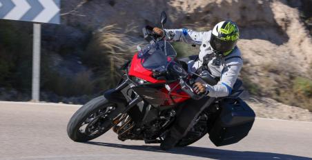 Παρουσίαση Honda CB1000GT 2026: Το άντι-Tracer που περίμενε ο κόσμος!