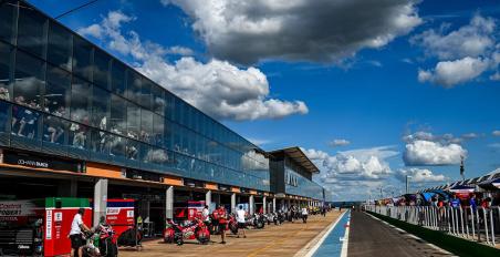 Pit lane regulation