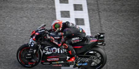 MotoGP Ταϊλάνδη: Σαρωτική νίκη Bezzecchi, κρατά πρωτοπορία ο Acosta – Χάος με τα ελαστικά