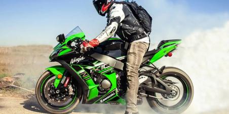 KAWASAKI BIKER CAUGHT