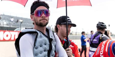Vickers to replace Dixon