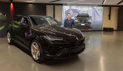 Jorge Lorenzo Lamborghini Urus-S