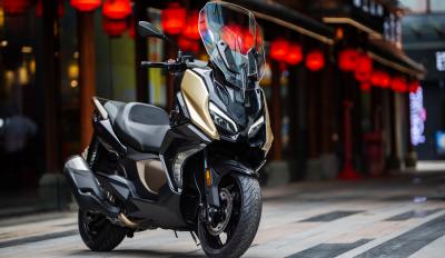 motomag QJMOTOR Fort 350: Διαθέσιμο το μεγαλύτερο σε κυβισμό scooter της εταιρείας 