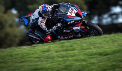 motomag WSBK - Πρώτη επαφή του Toprak Razgatlioglu με την BMW M 1000 RR - "Στον πρώτο γύρο, απλά χαμογελούσα... απίστευτη δύναμη!"