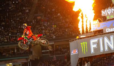 motomag Supercross 2024 – O Jett Lawrence στον εναρκτήριο αγώνα της χρονιάς στο Anaheim 1 γράφει ιστορία καθώς κερδίζει τον πρώτο του αγώνα στην μεγάλη κατηγορία [VIDEO]