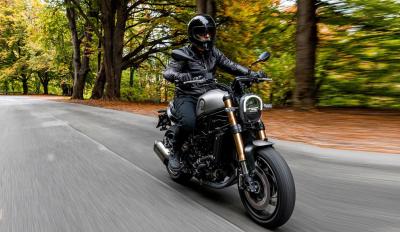 motomagBenelli Leoncino 800 – Περισσότερα κυβικά και 20 άλογα πάνω