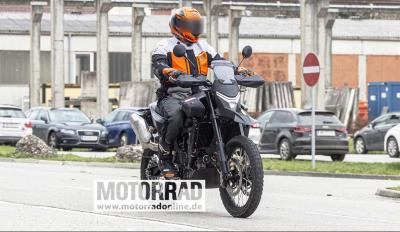 motomag με τη μόνη διαφορά πως έχει προστεθεί στο τέλος αυτούς ένα μυτερό μπροστινό φτερό.