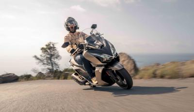 motomag Το GT 350i εστιάζει στην άνεση, στην ασφάλεια και στην πρακτικότητα