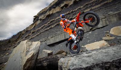 motomag KTM 300 EXC HARDENDURO 2025 – Ποιο μάχιμο από ποτέ